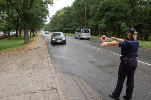 Wracajmy bezpiecznie z wakacji. W weekend więcej patroli na drogach