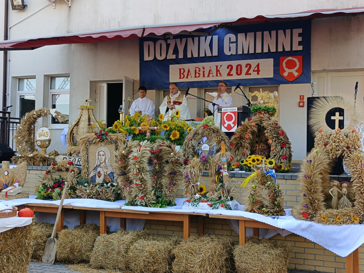 Gmina Babiak: celebrowali dożynki dziękując za pracę rolników [FOTO]