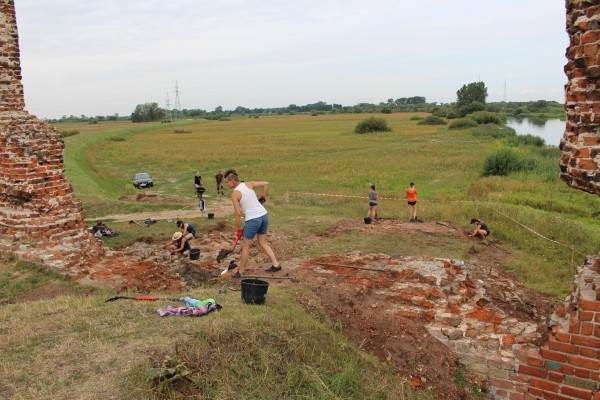Rozpoczęły się prace archeologiczne na zamku