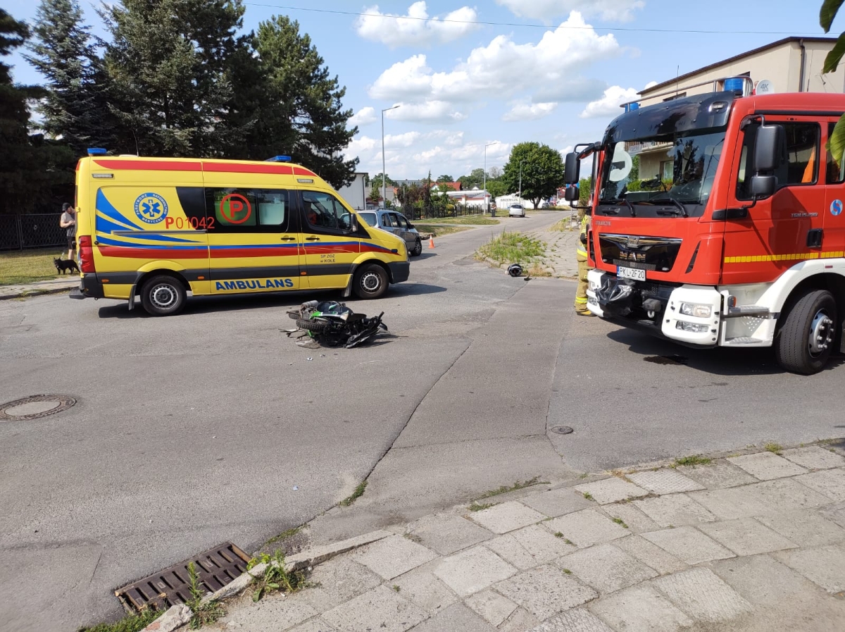 Zderzenie osobówki z motocyklem. Kierowca jednośladu przewieziony do szpitala