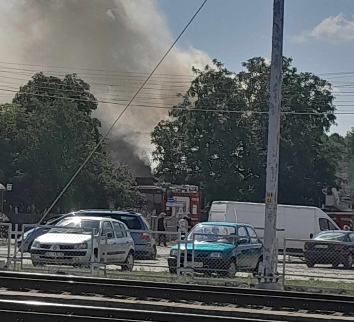 Płonęła altana z fotowoltaiką. Ogień przeszedł na budynek mieszkalny