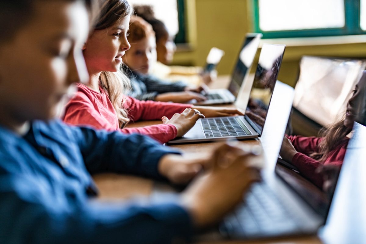 Laptop dla każdego czwartoklasisty. Wiadomo już, kto złożył najkorzystniejszą ofertę