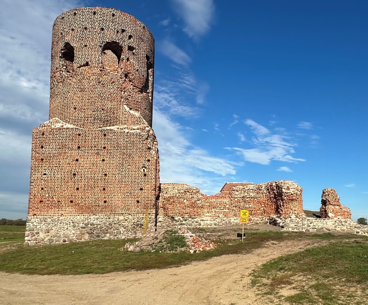 Zakończono prace konserwatorskie na kolskim zamku - mur południowy odnowiony