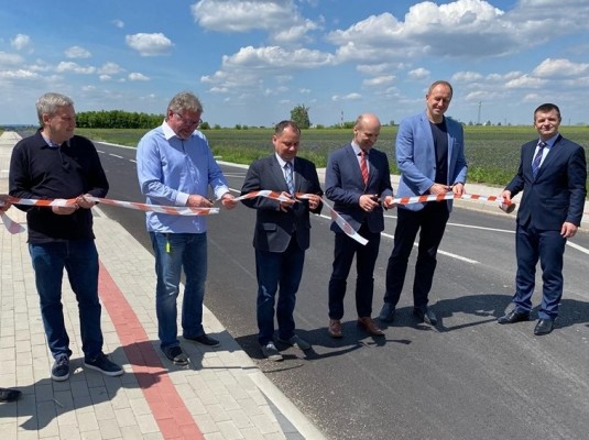 Odbiór przebudowy drogi w Leśnicy. Mieszkańcy wielu gmin z niej korzystają