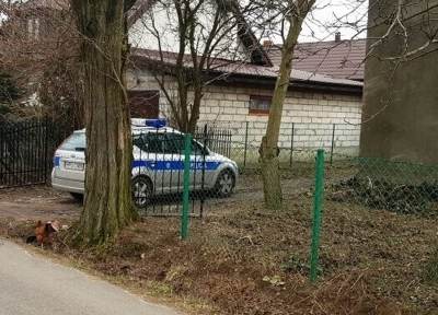 Policjanci kontrolują gospodarstwa rolne