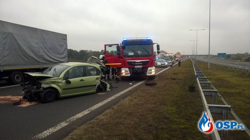 Zderzenie dwóch pojazdów na A2