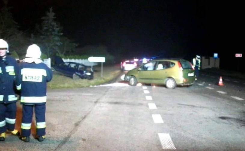 Zderzenie dwóch pojazdów na DK92. Jedna osoba w szpitalu